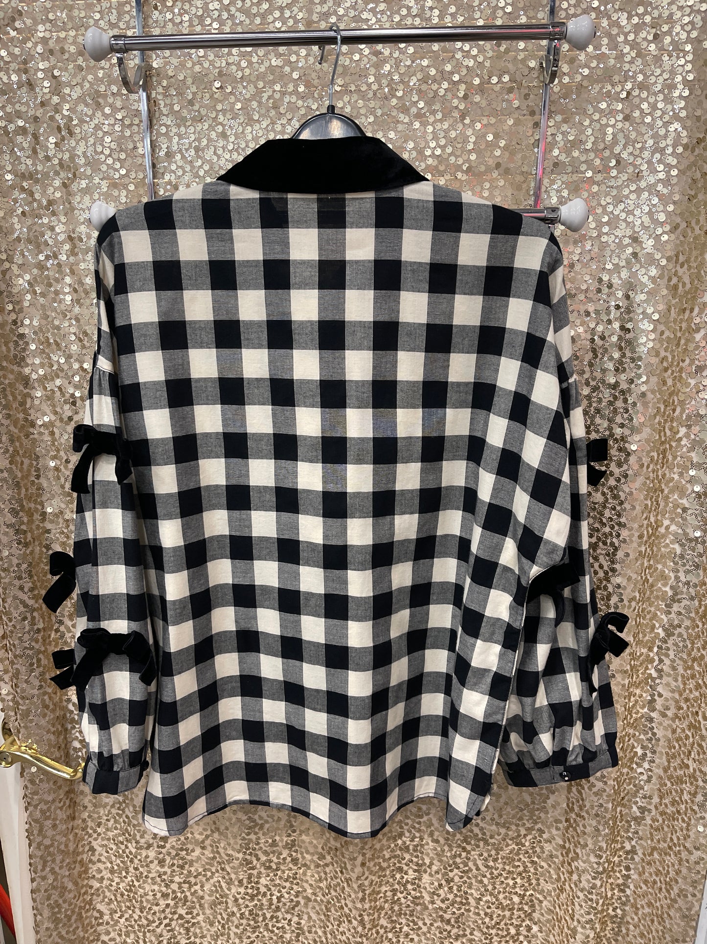 JM BLK/WHITE PLAID TOP W/ VELVET COLLAR & BOWS
