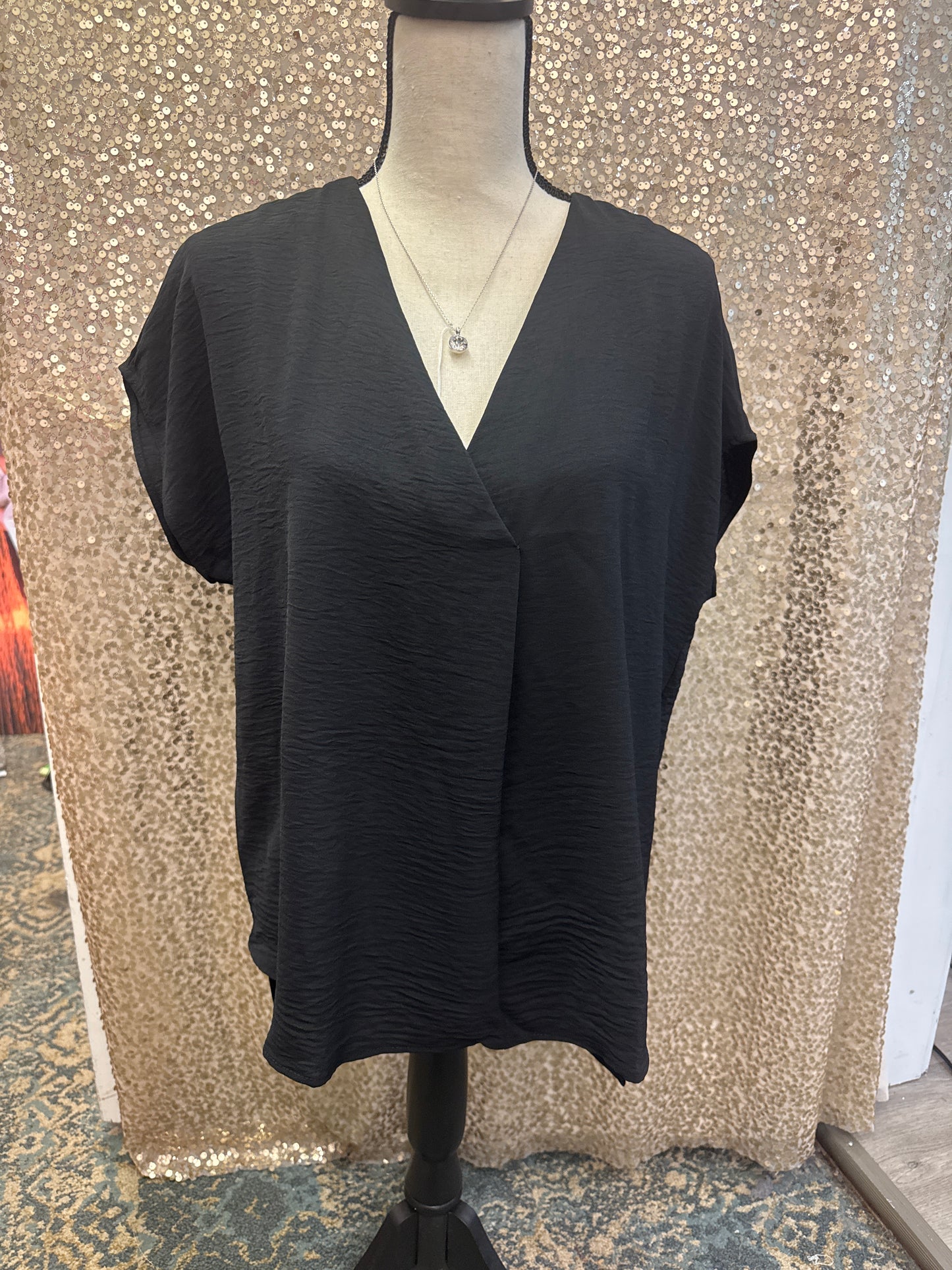 FSL SOLID BLK VNECK RELAXED FIT S/S TOP PLUS