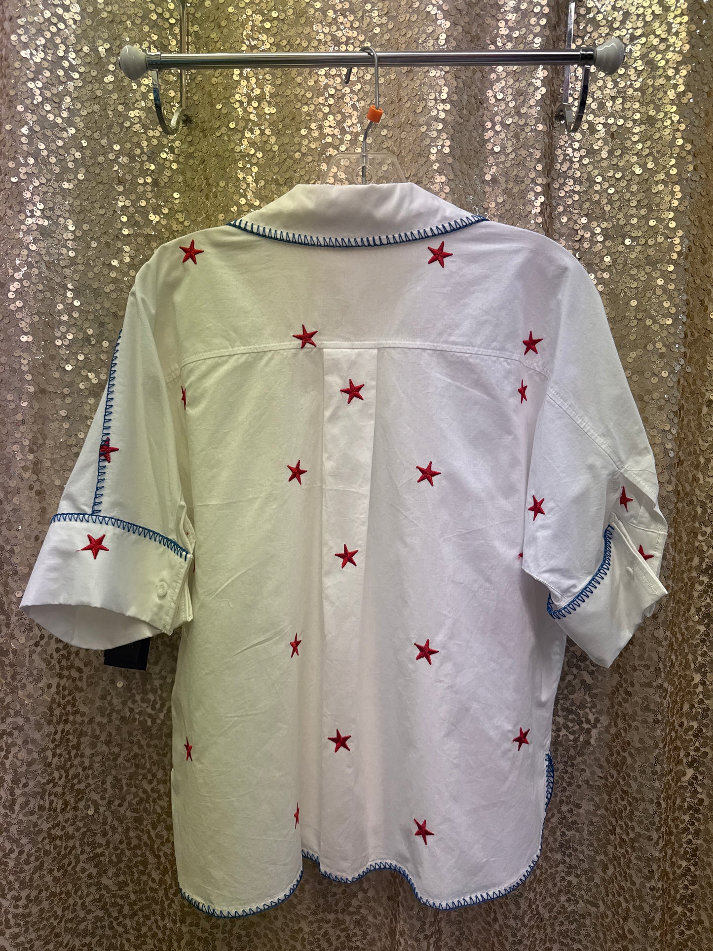 JM STAR EMB. TOP W/FRONT POCKET DOLMAN SLEEVES