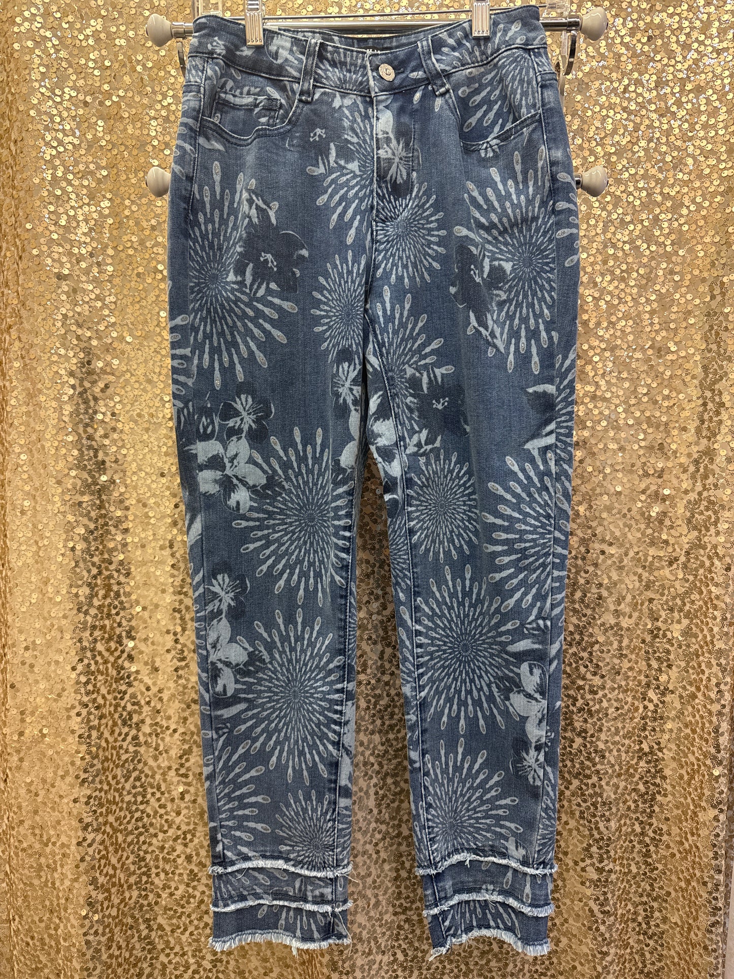 PICADILLY FRAYED HEM CROPPED JEANS