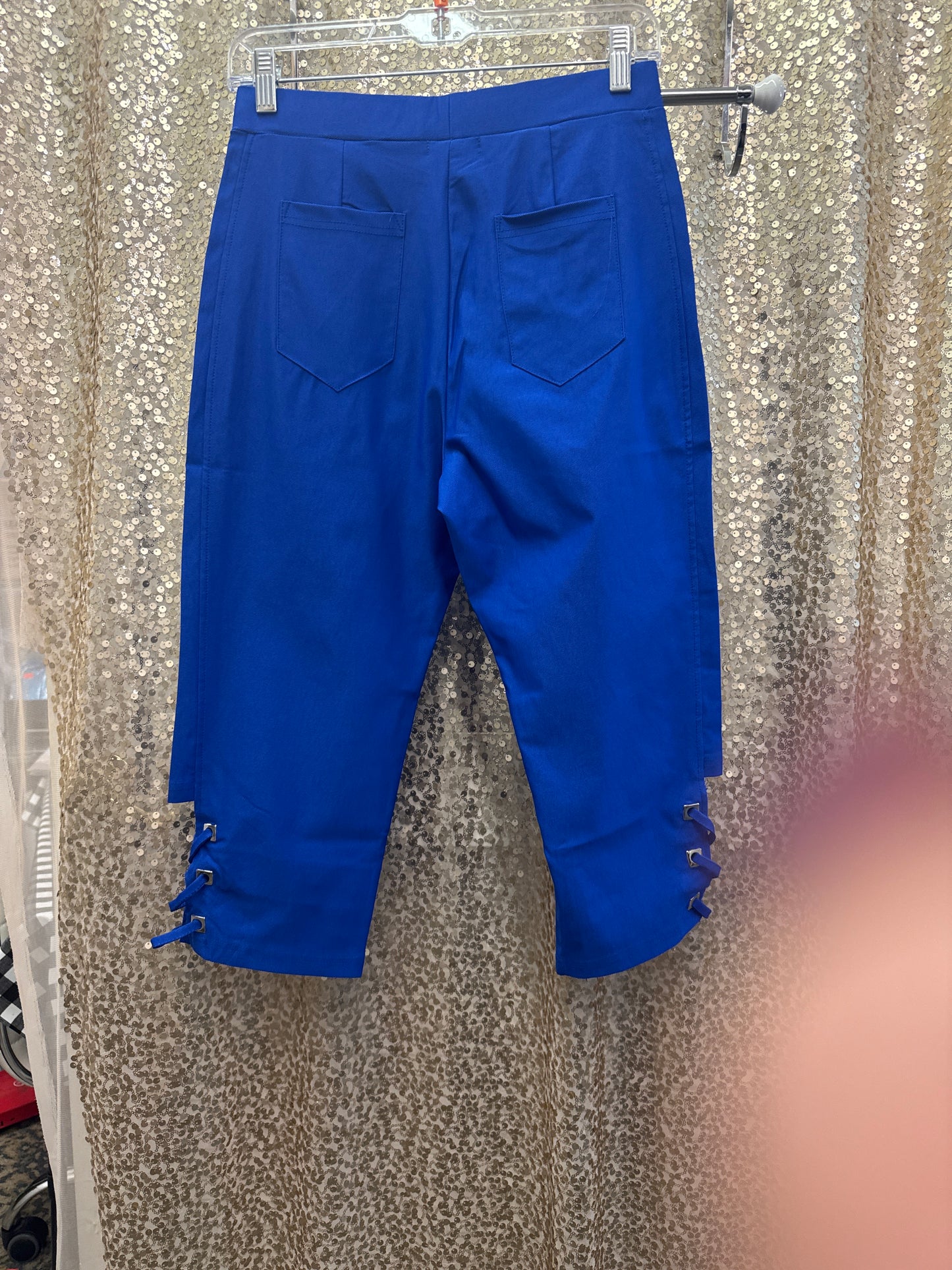CREATIONS SIDE DETAIL ROYAL CAPRI