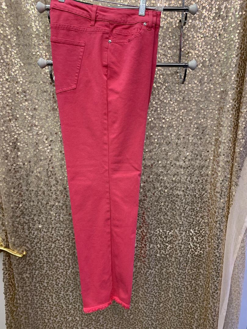 PINK 5 POCKET CROP PANT W/FRAYED HEM