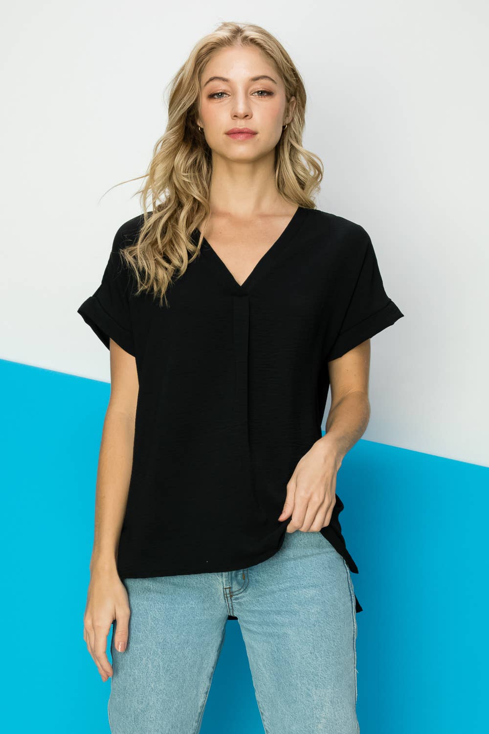 FSL SHORT SLEEVE RELAXED FIT WOVEN V NECK TOP