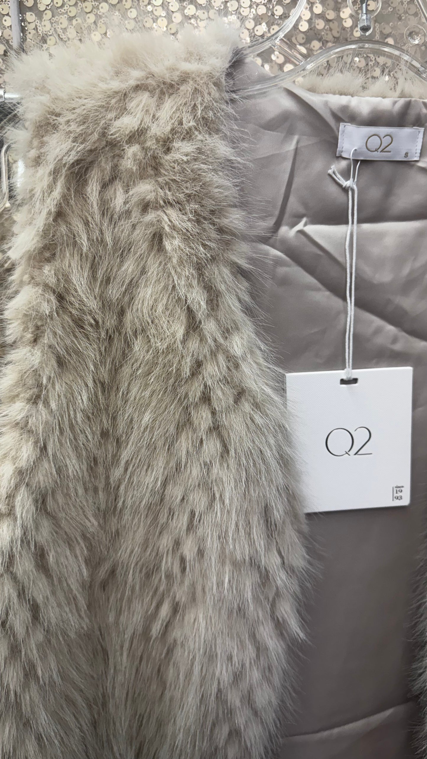 Q2 FINE FUR VEST