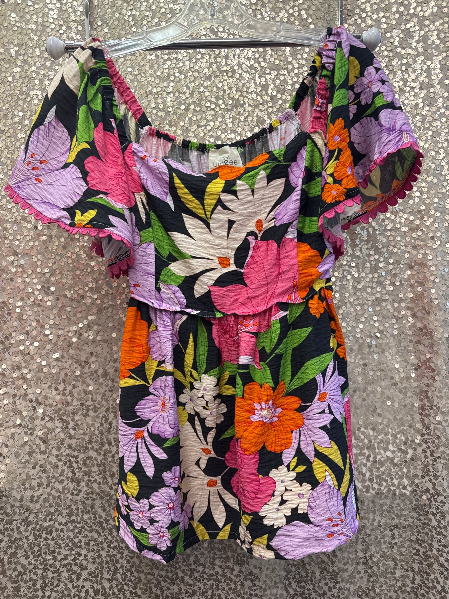 UMGEE BLACK FLORAL MULTI BABYDOLL STYLE TOP