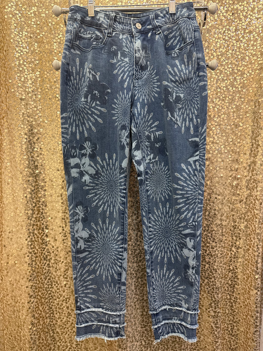 PICADILLY FRAYED HEM CROPPED JEANS
