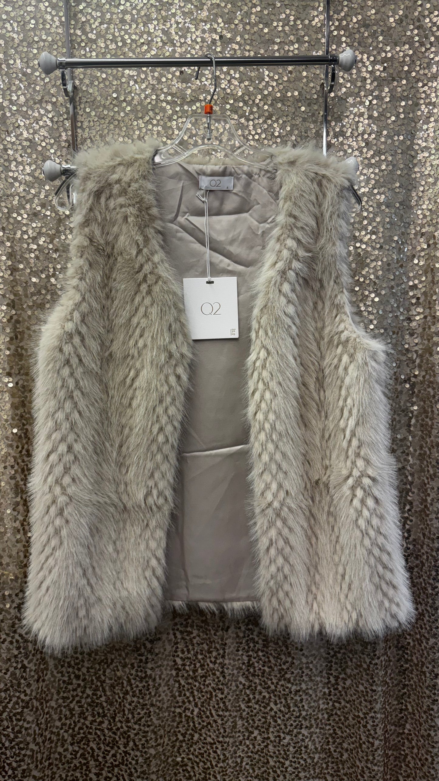 Q2 FINE FUR VEST