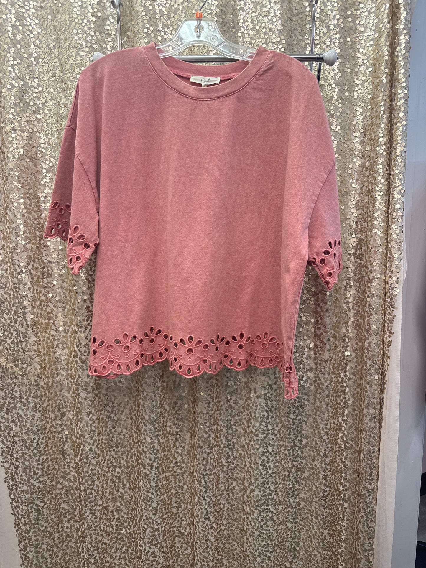 EASEL EMBROIDERY HEM DETAILING TOP
