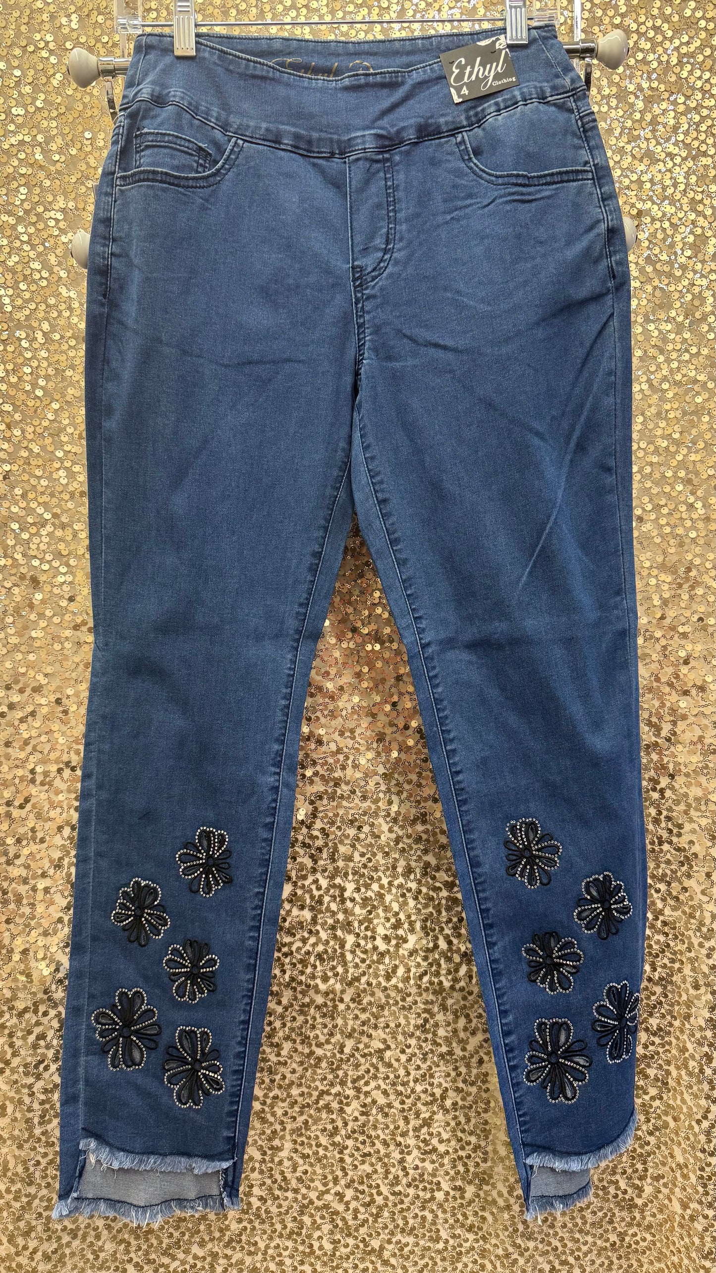ETHYL PULL ON ANKLE JEAN PANT WITH EMBROIDERY
