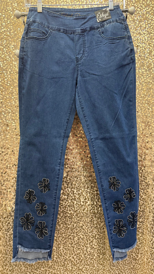 ETHYL PULL ON ANKLE JEAN PANT WITH EMBROIDERY
