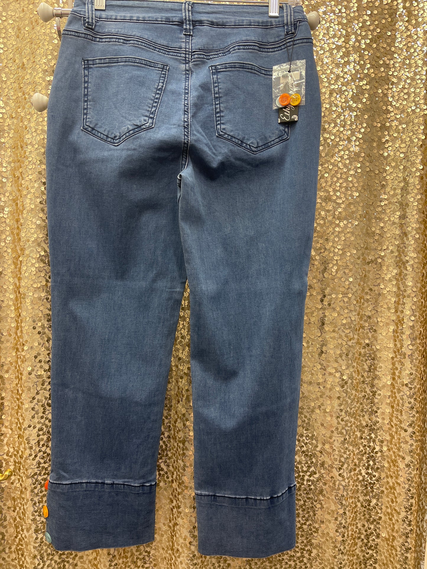ETHYL CAPRI WITH COLORED BUTTONS ZIP FRONT