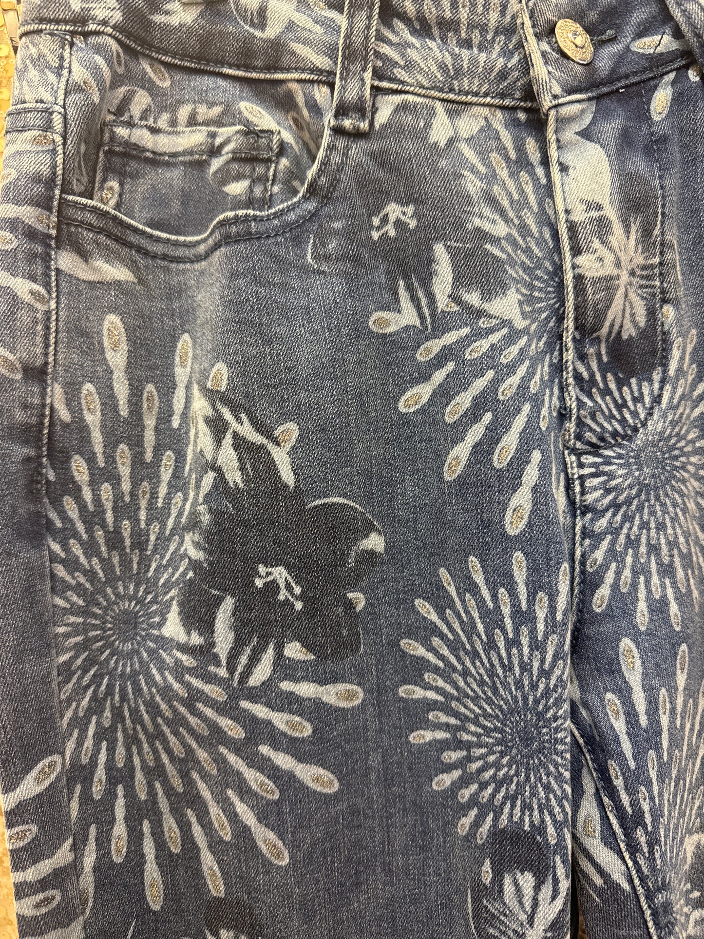 PICADILLY FRAYED HEM CROPPED JEANS