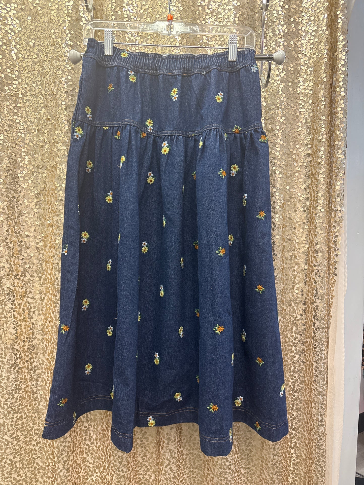 EASEL DAISY EMB. DETAIL SKIRT DENIM