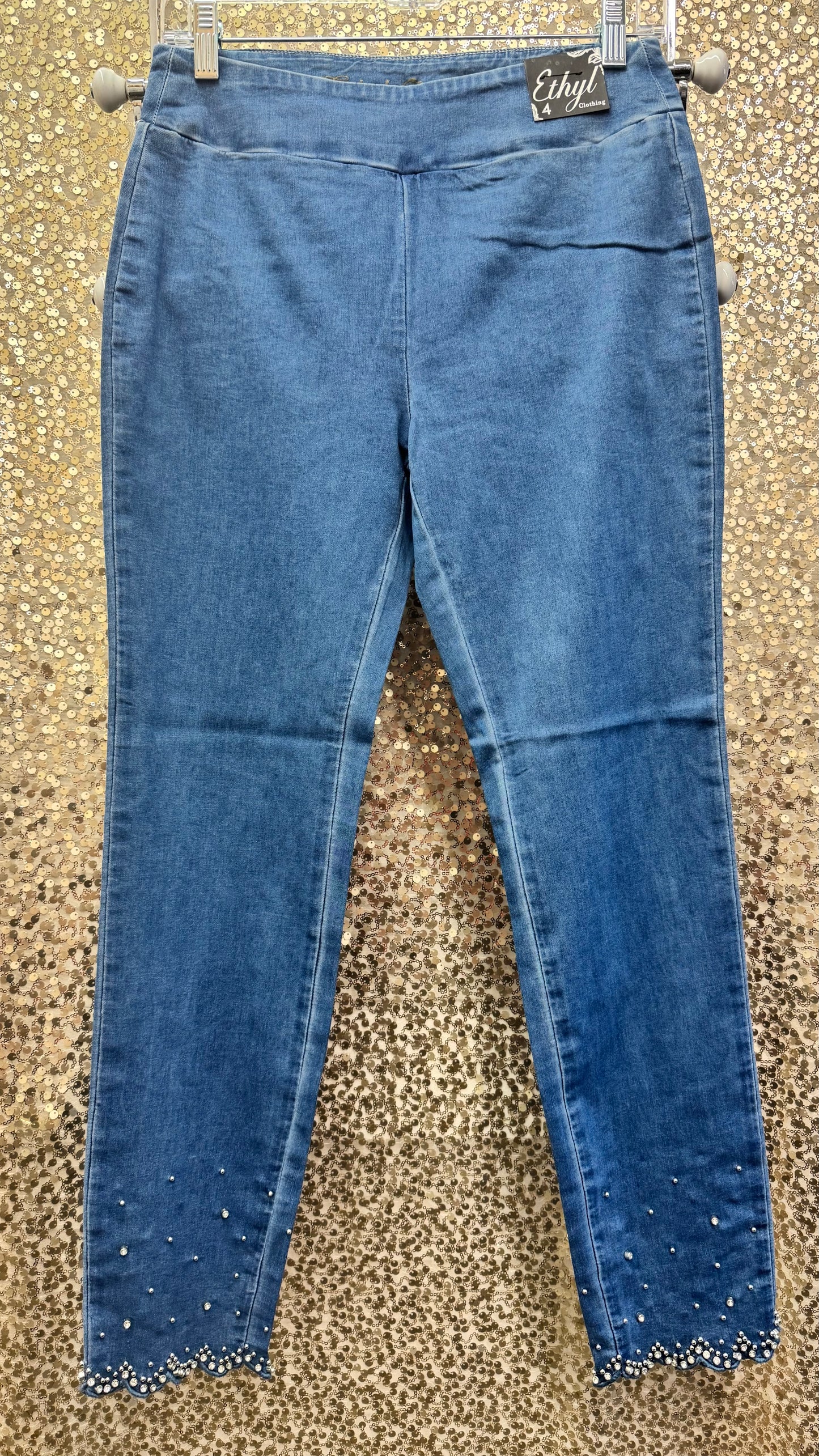ETHYL PULL ON ANKLE JEAN PANT WITH RIVITS