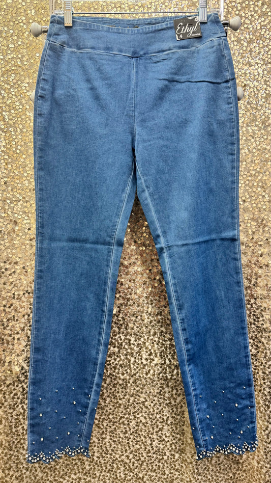 ETHYL PULL ON ANKLE JEAN PANT WITH RIVITS