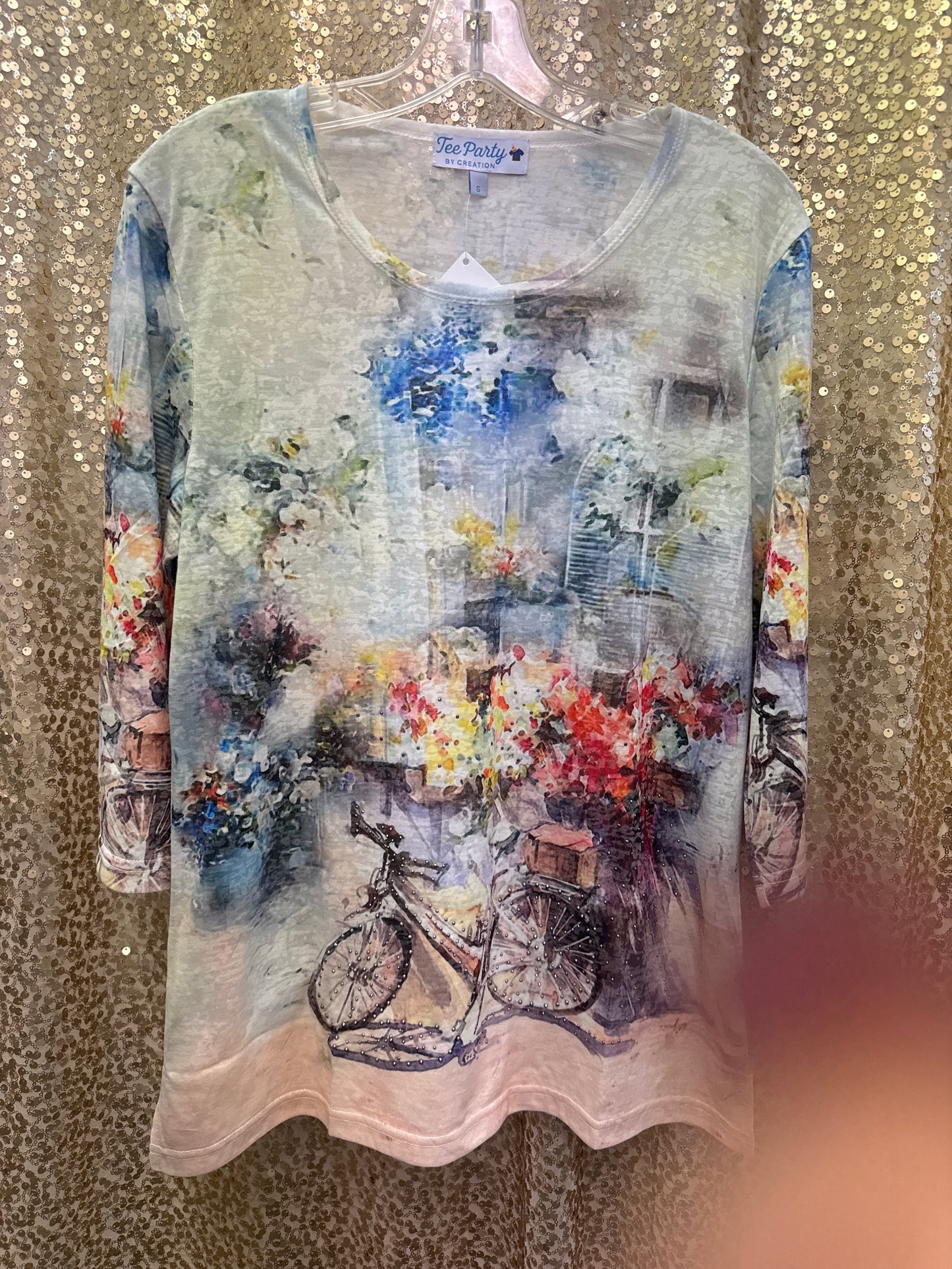 CREATIONS TEE PARTY CLOCK TOWER/ BICYCLE MULTI TOP