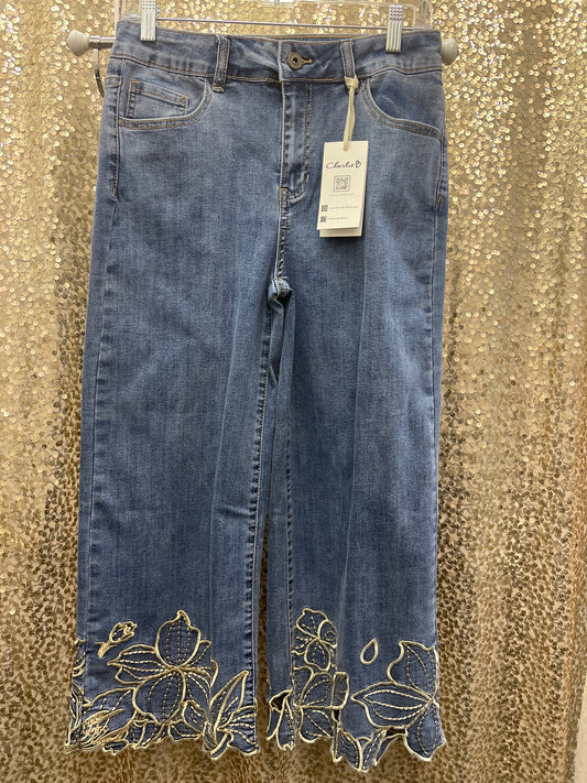 CB CROPPED WIDE LEG STRETCH DENIM W/FLOWER EMB.