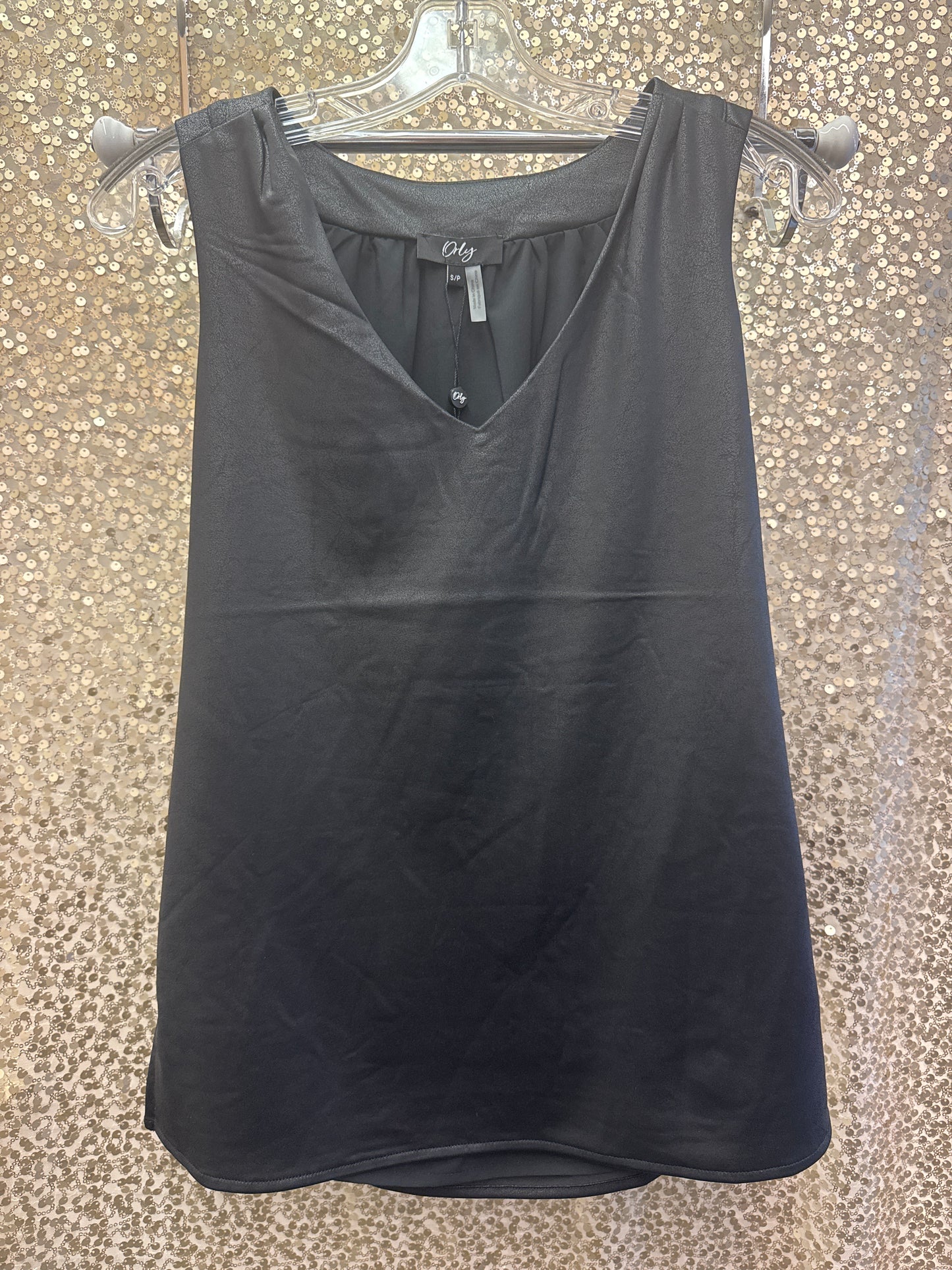 OR BLK V NECK S/L TOP LEATHER LOOK