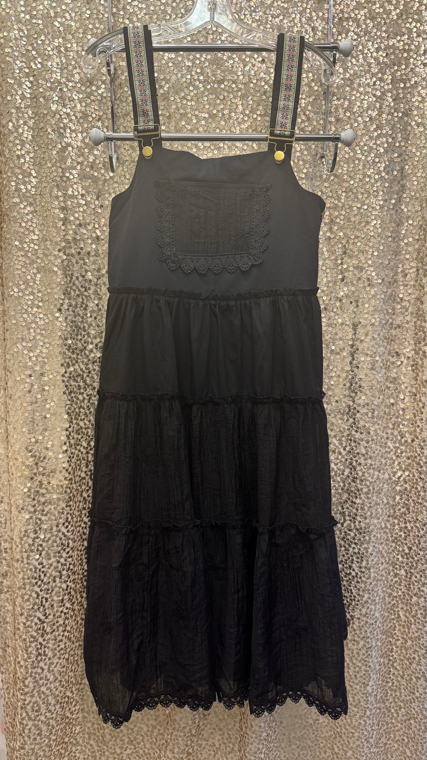 DD LACE-TRIMMED POCKET OVERALL DRESS