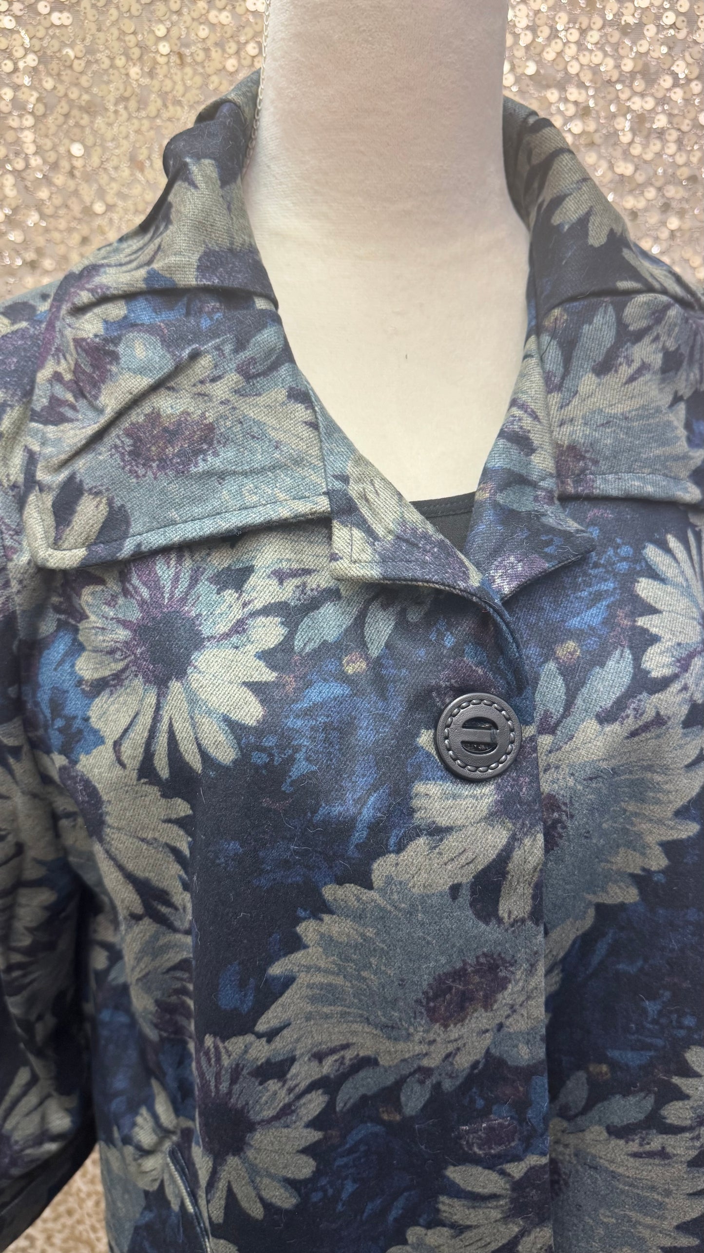 CREATIONS SOFT SUNFLOWERS BUTTON DOWN TOP