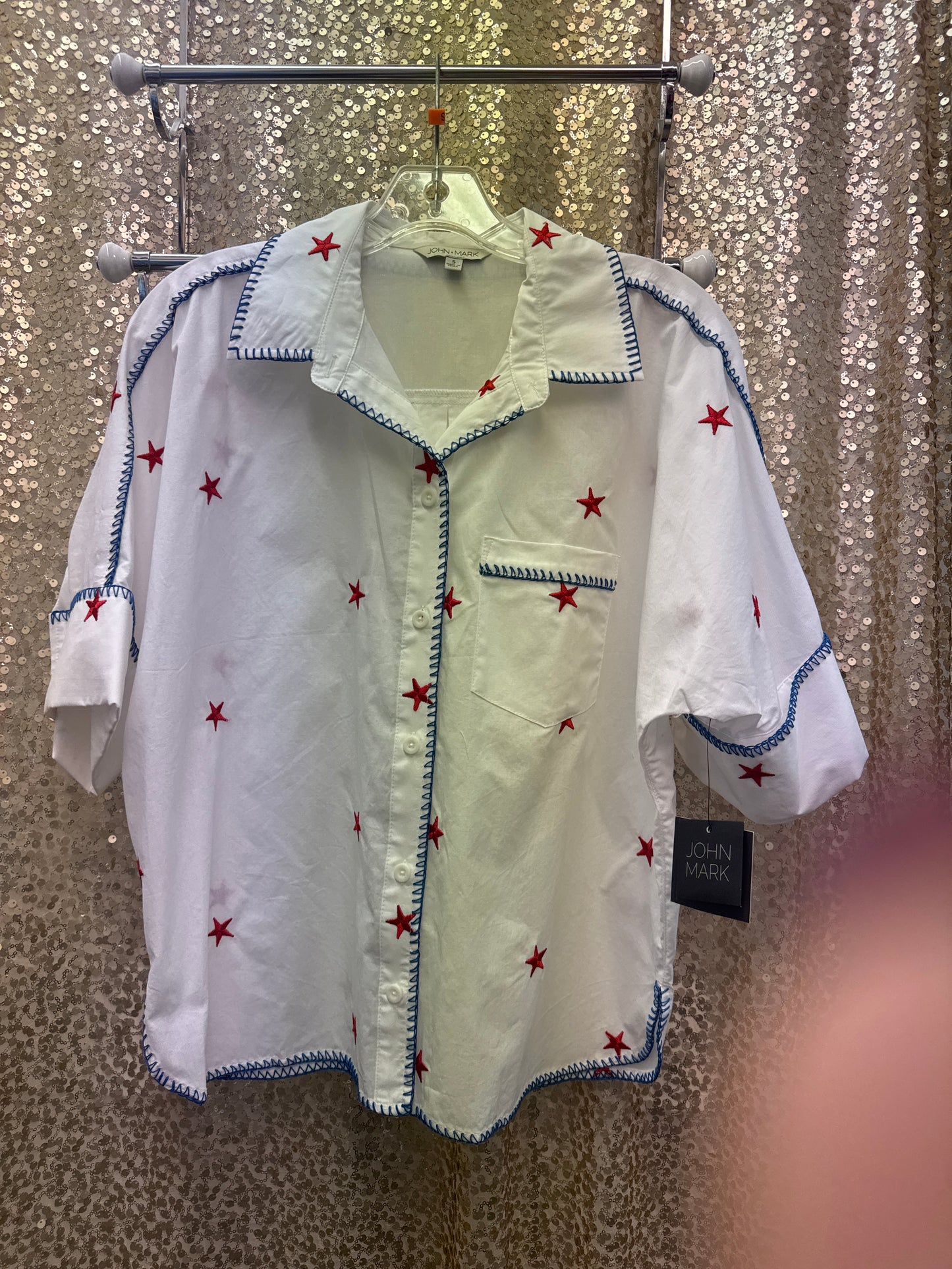 JM STAR EMB. TOP W/FRONT POCKET DOLMAN SLEEVES