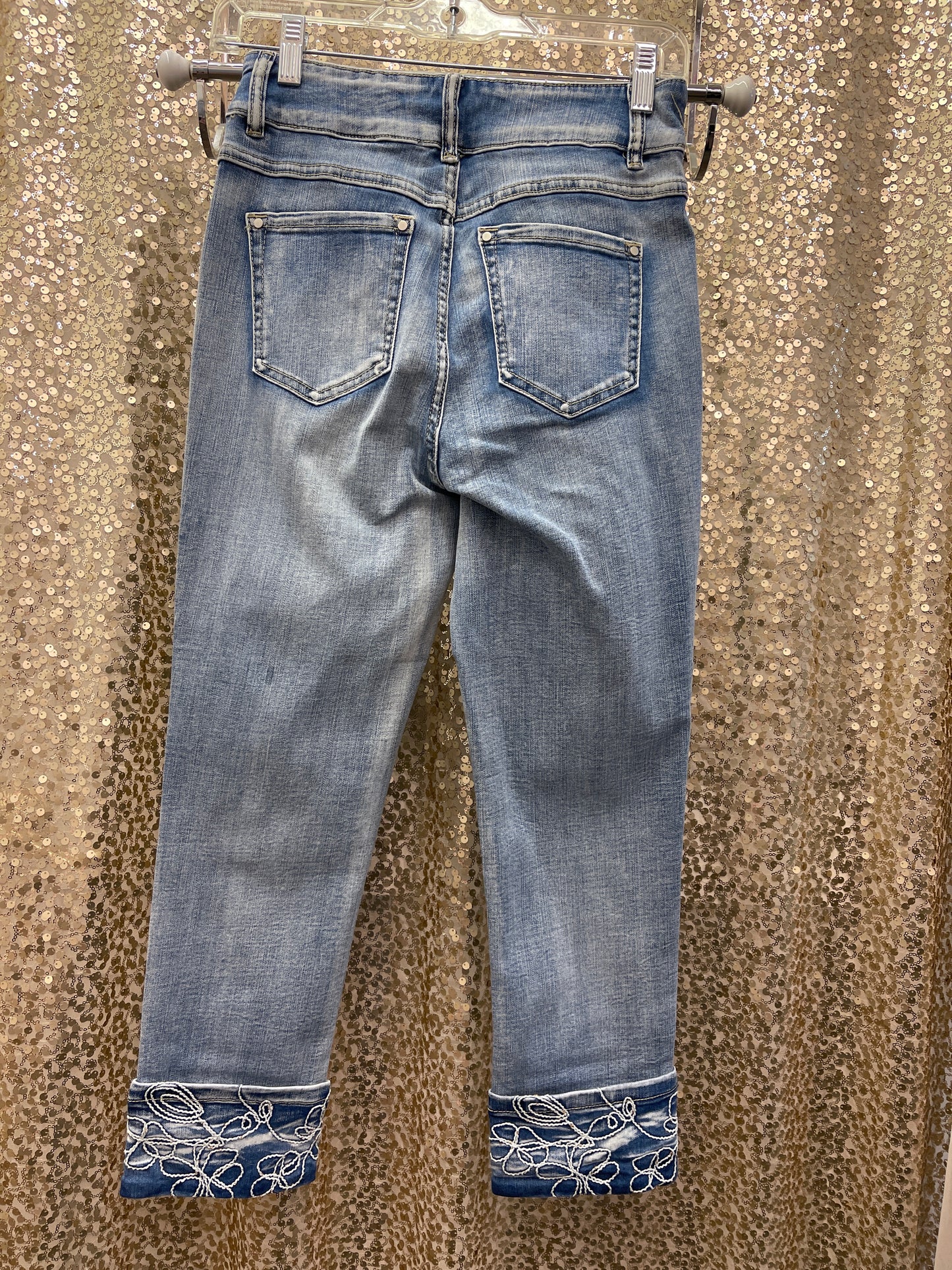 ORLY LIGHT DENIM JEAN EMB. CUFF