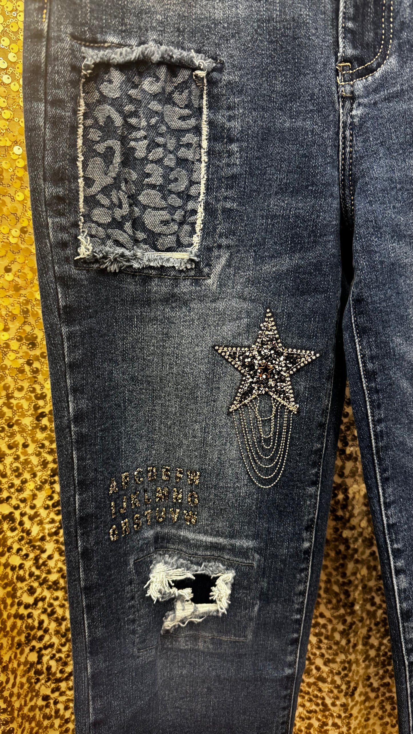 Q2 WIDE LEG EMB JEANS