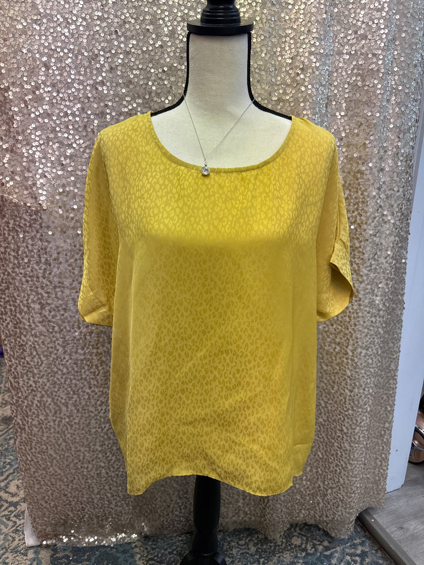 UMGEE GOLDENRPD SHORT SLEEVE TOP