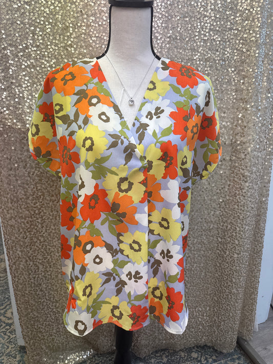 FSL FLORAL YELLOW/ORANGE VNECK RELAXED S/S TOP