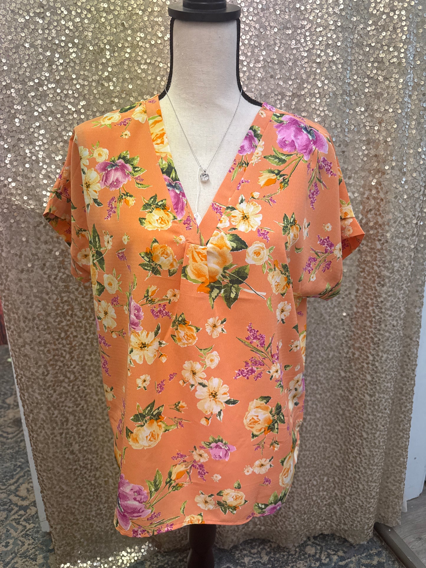 FSL FLORAL PRINTED WOVEN S/S VNECK TOP