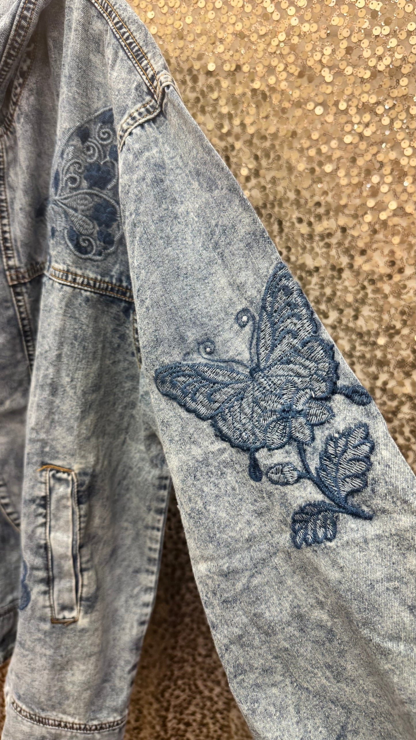 POL DENIM JACKET W/ BUTTERFLY EMBROIDERY