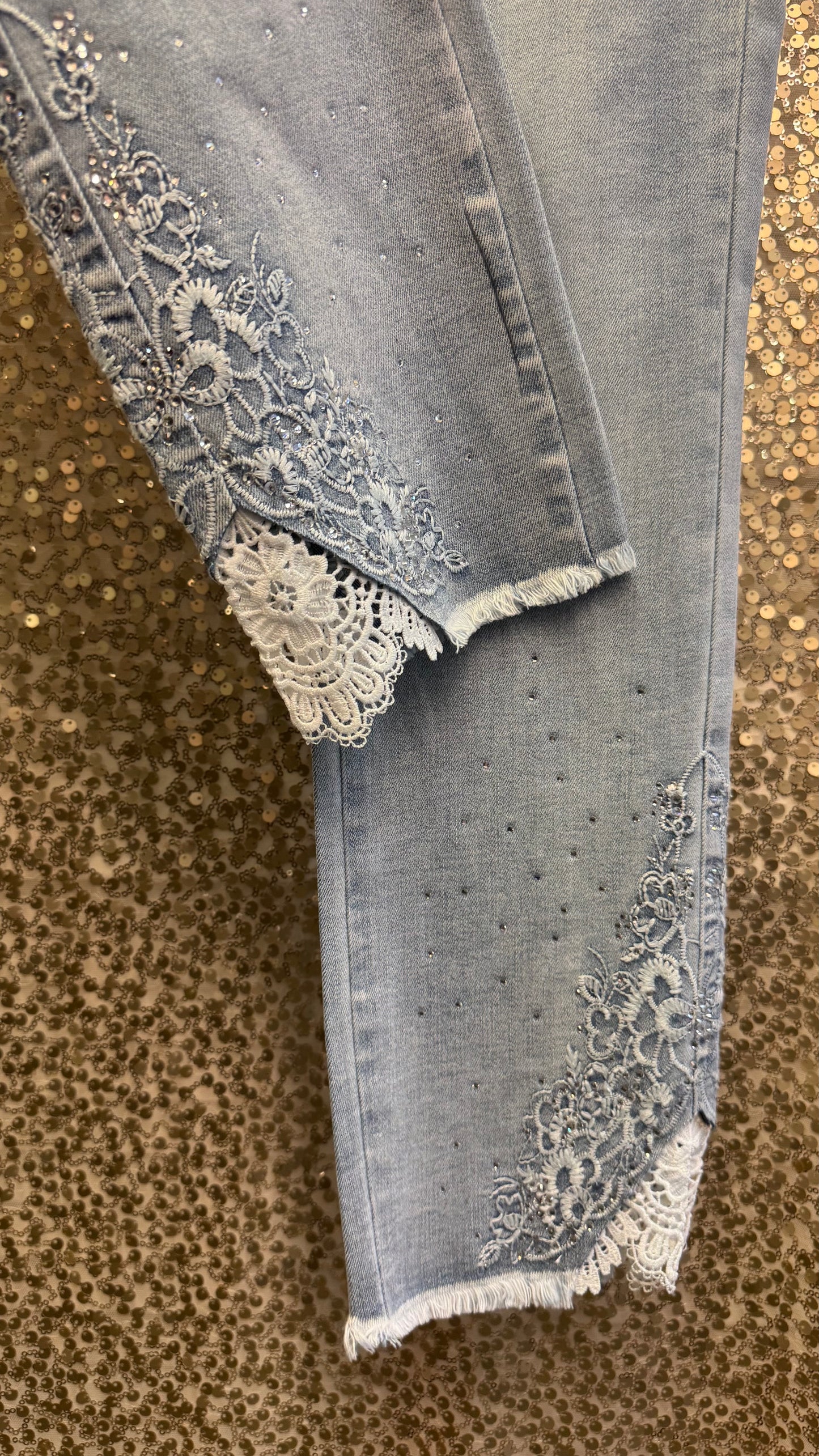 ORLY DENIM JEAN W/LACE INSERT ON HEM PULL ON