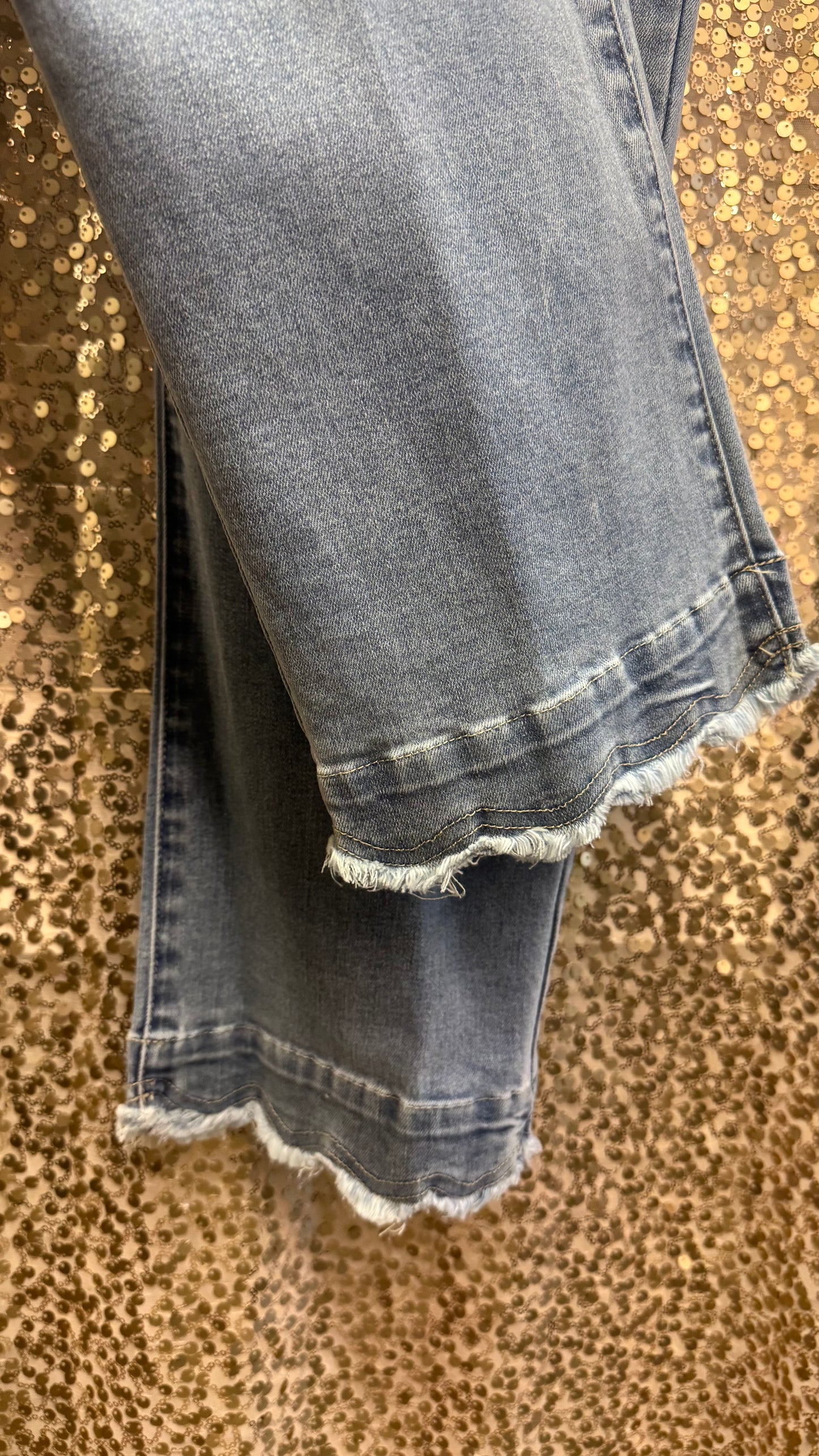 JM SCALLOP HEM JEANS