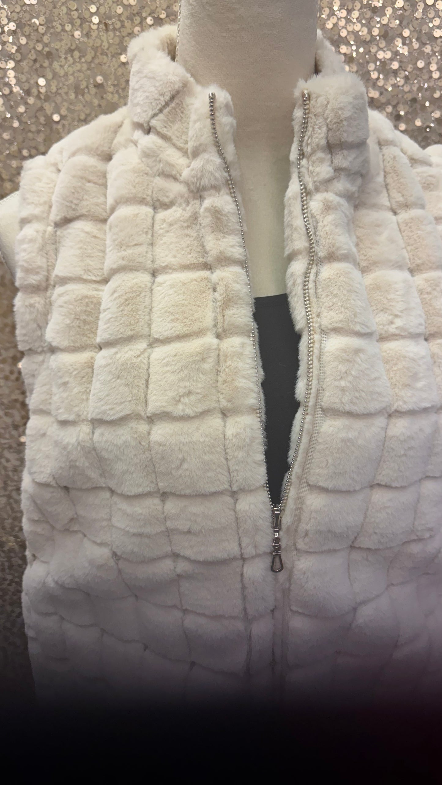 CREATIONS FUR ZIPPER VEST