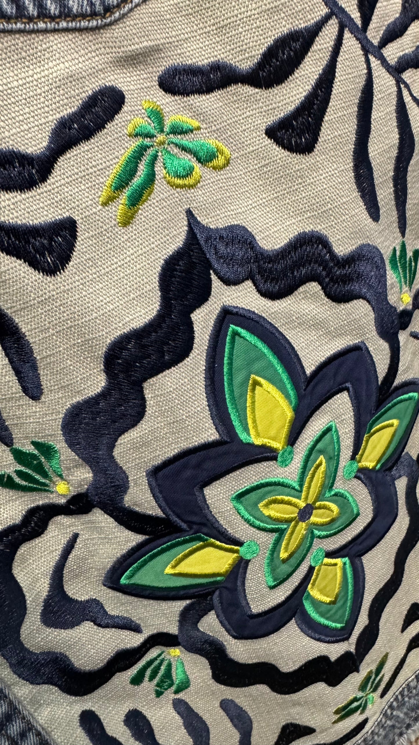 JM EMBRODERY DENIM JKT W/FRAYING