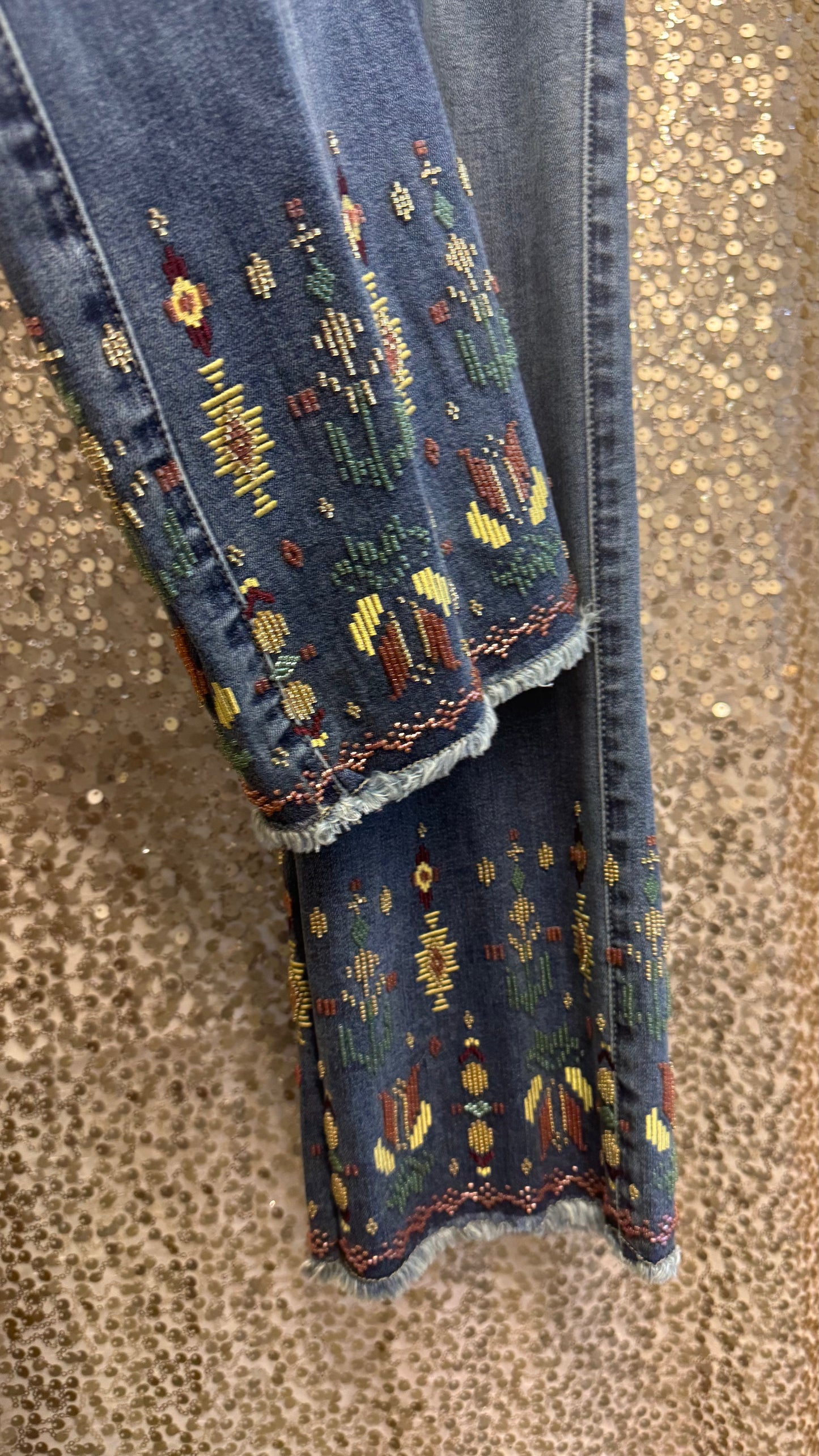 JM 5 POCKET JEAN W/BEADED DETAILS & FRAYED