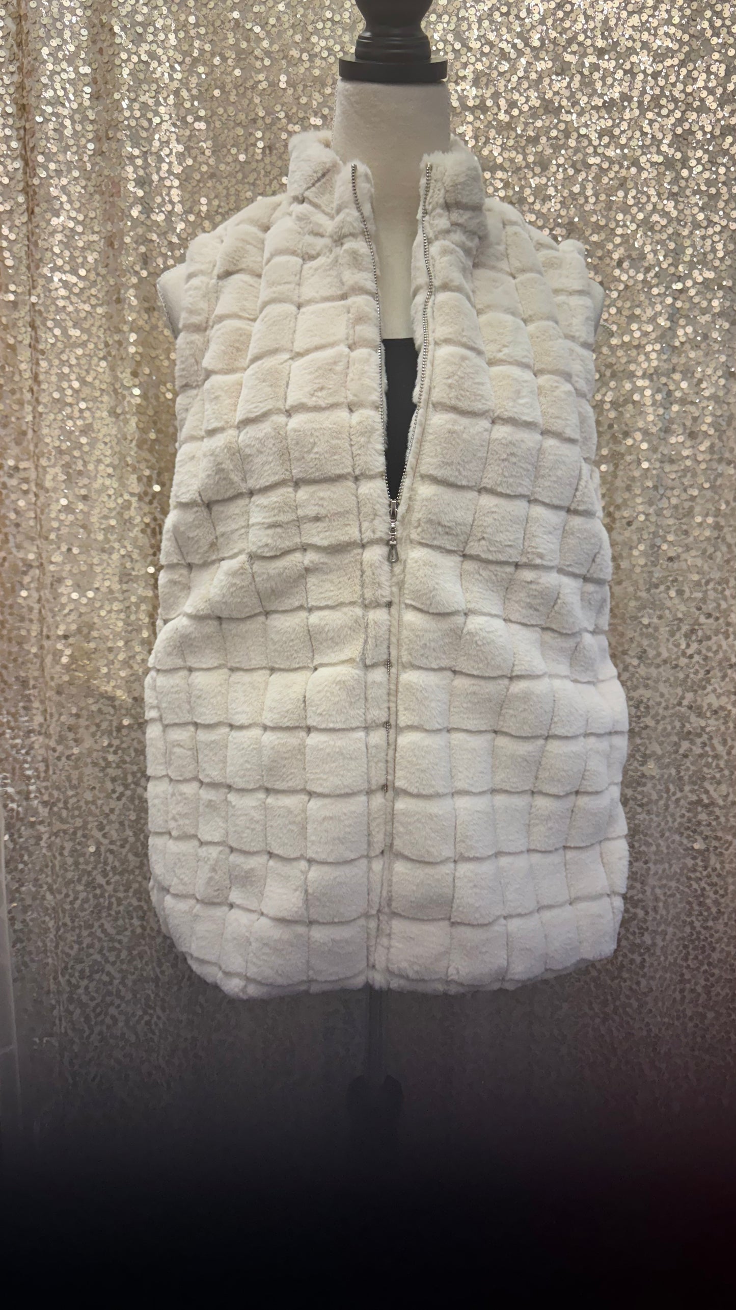 CREATIONS FUR ZIPPER VEST