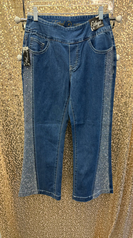 FULL BOOT FLARE RHINESTONE CAPRI JEANS