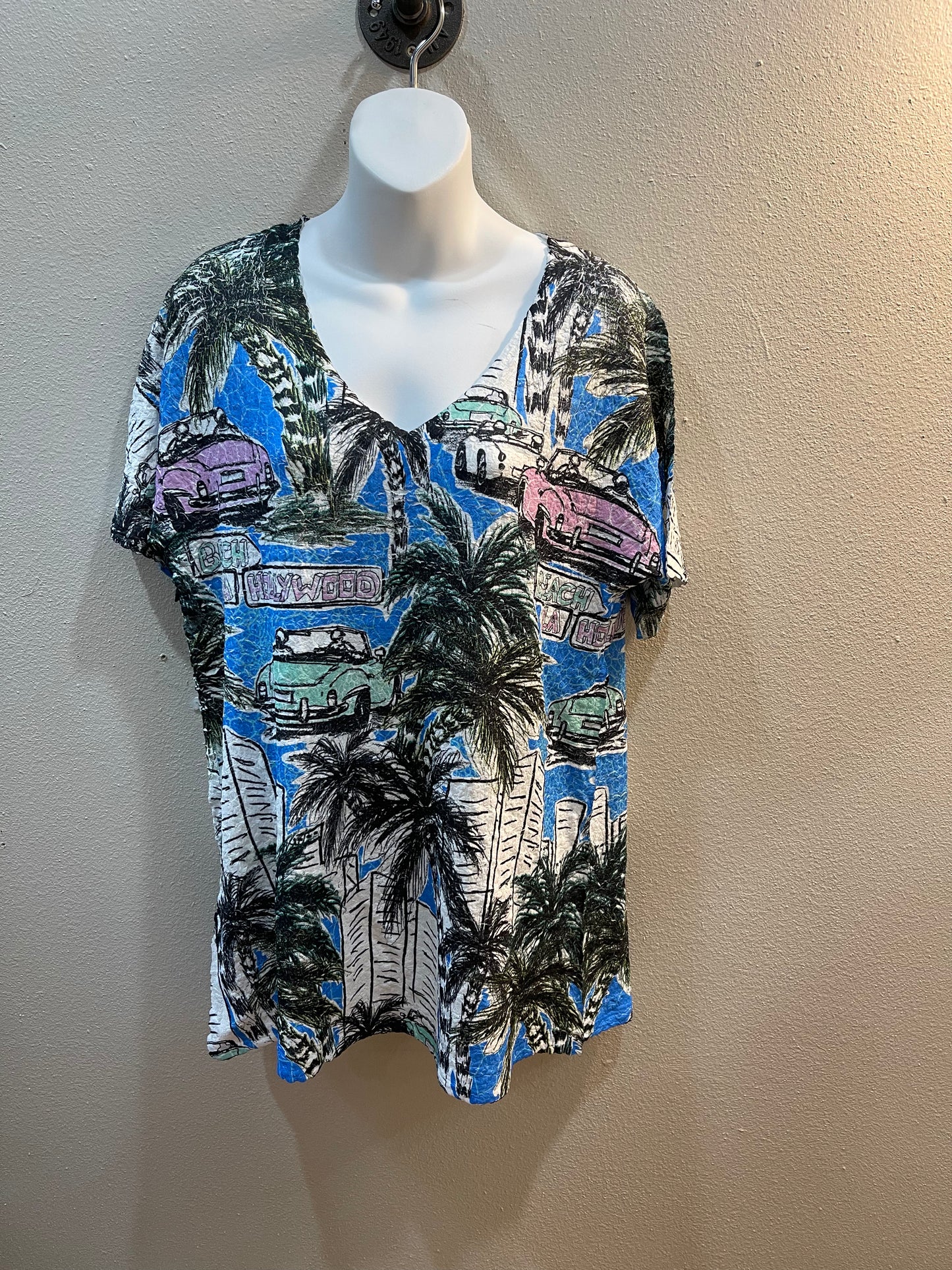 INOAH V-NECK CRINKLE TOP