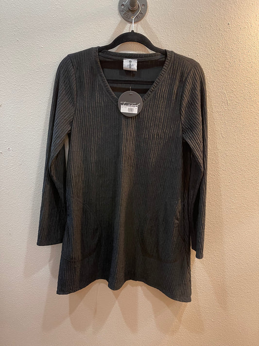 INOAH LONG SLEEVE BLACK SHARK BITE TUNIC
