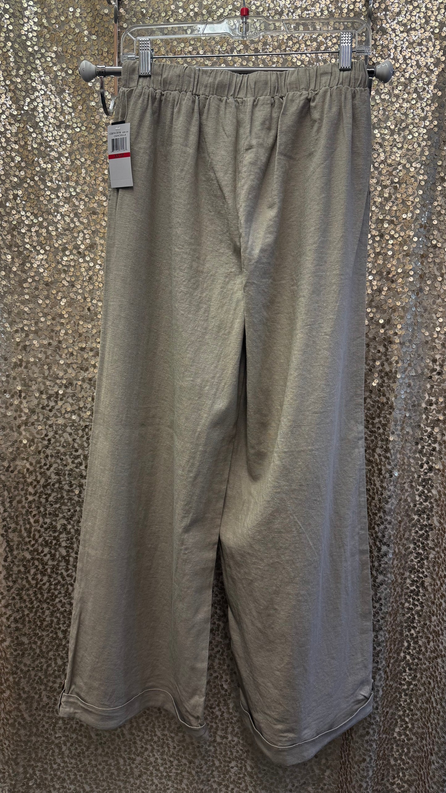 SOLID CUFF HEM CAPRI WOVEN TROUSERS