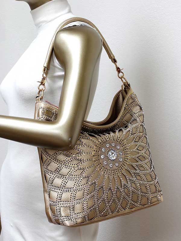 CHIQUE SHOULDER BAG